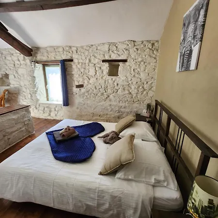 Le Relais Des Eléphants Colorés Bed & Breakfast Virlet